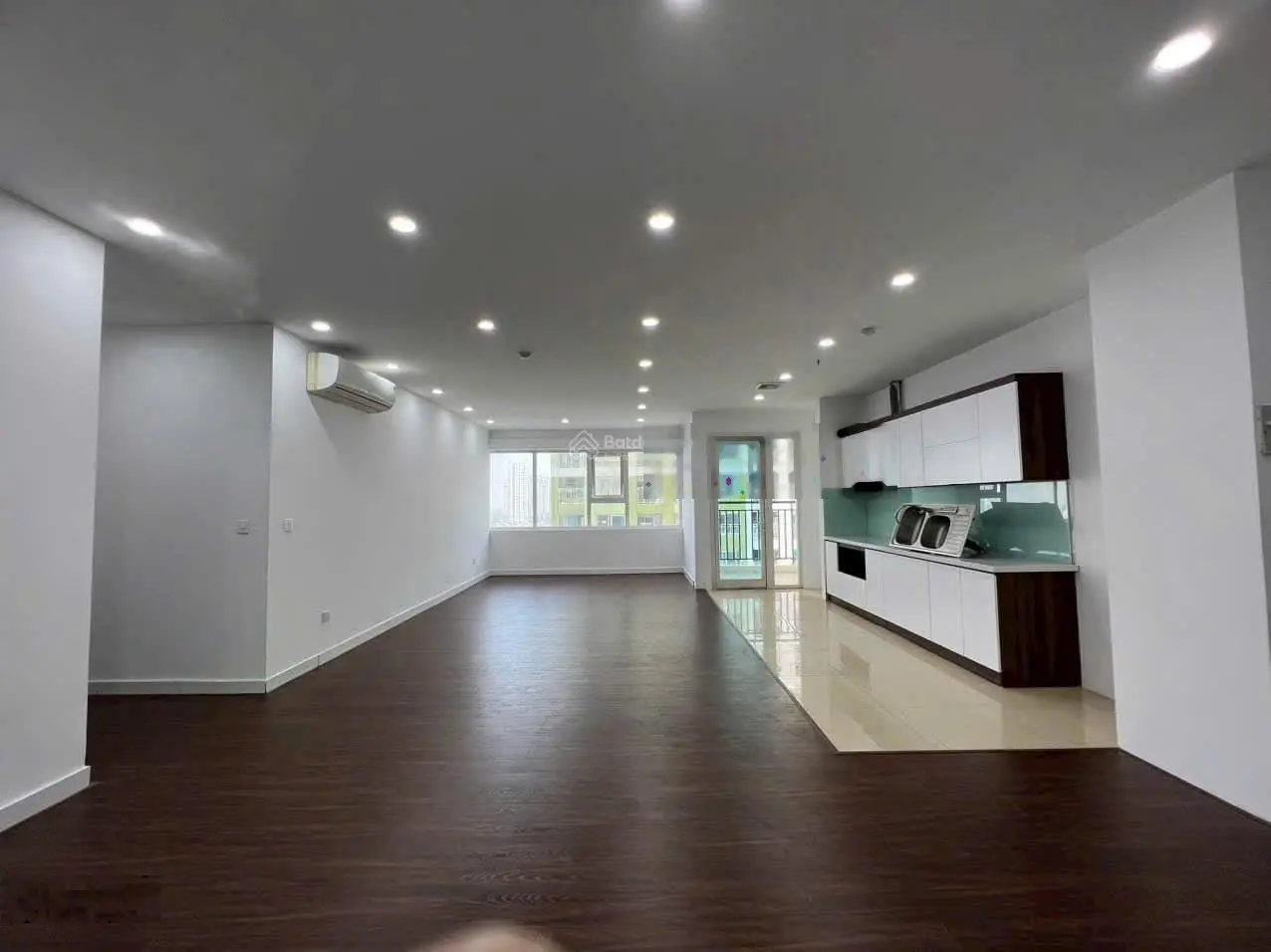 Chủ nhà cần tiền bán gấp căn góc 136m2 có slot ô tô tại dự án Hồ Gươm 102 Trần Phú Hà Đông