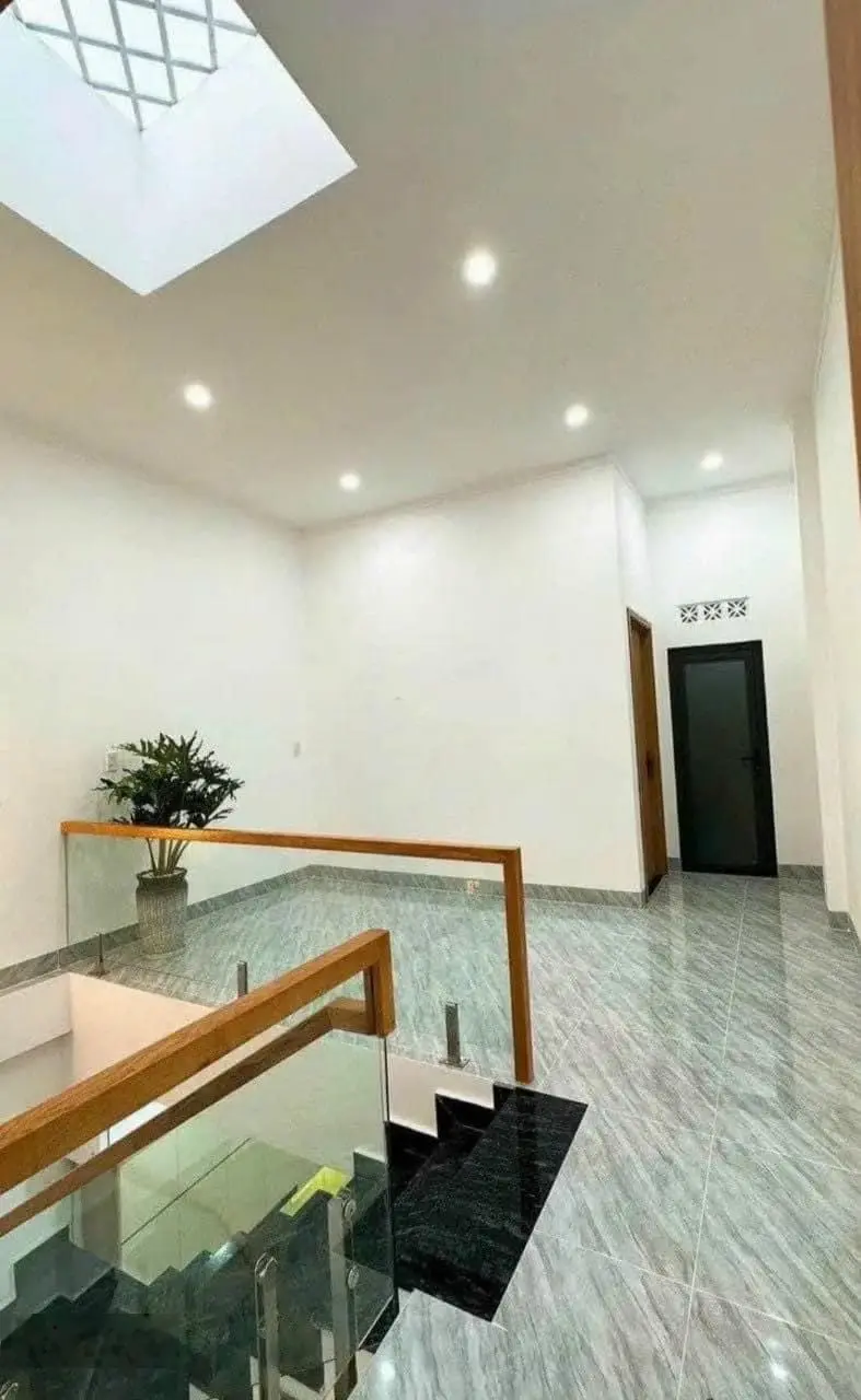 Khách thanh lí nhà đẹp ngay Mã Lò Bình Tân, DT 76m2 giá thỏa thuận, sổ sẵn, dọn vào ở ngay