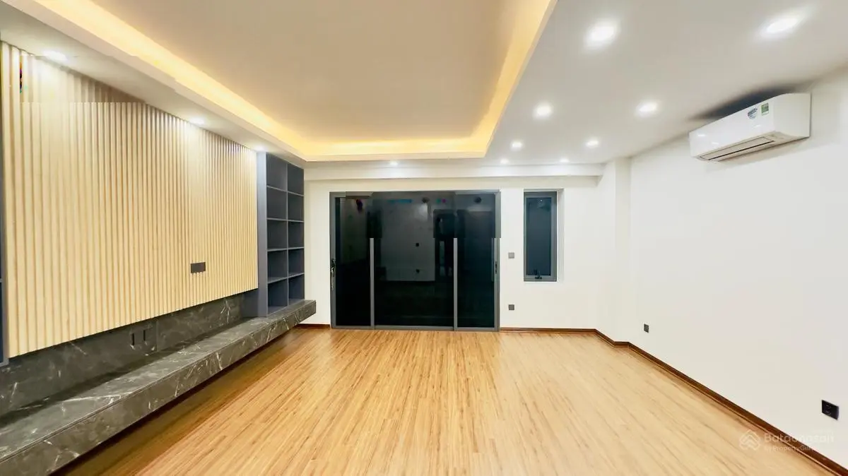 Bán tòa nhà 7T Hoàng Mai, kinh doanh, gara ô tô, thang máy, full nội thất - 66m2, MT 5,5m - 16 tỷ
