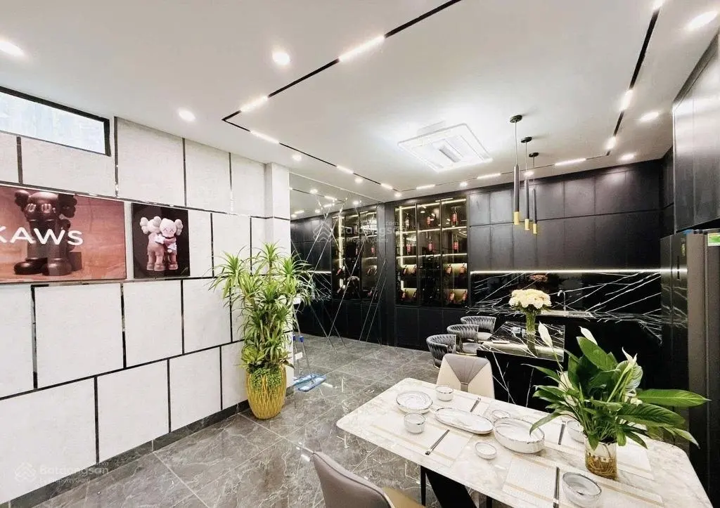 Bán nhà tại Minh Khai, Hai Bà Trưng, Hà Nội, 60m2 5 tầng 6PN, 5WC, giá nhỉnh 11 Tỷ