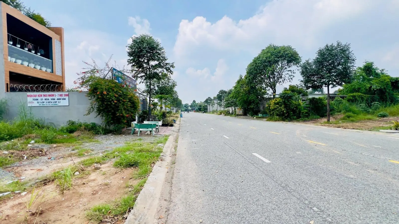 chính chủ bán nhanh 10m đất đường nhựa lớn , gần QL13 , dân cư đông