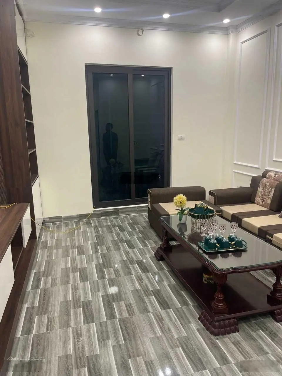 Cần bán nhà tại Hoàng Quốc Việt, DT 65m2 xây 5 tầng, ngõ ô tô tránh, kinh doanh. Giá 19.85 tỷ