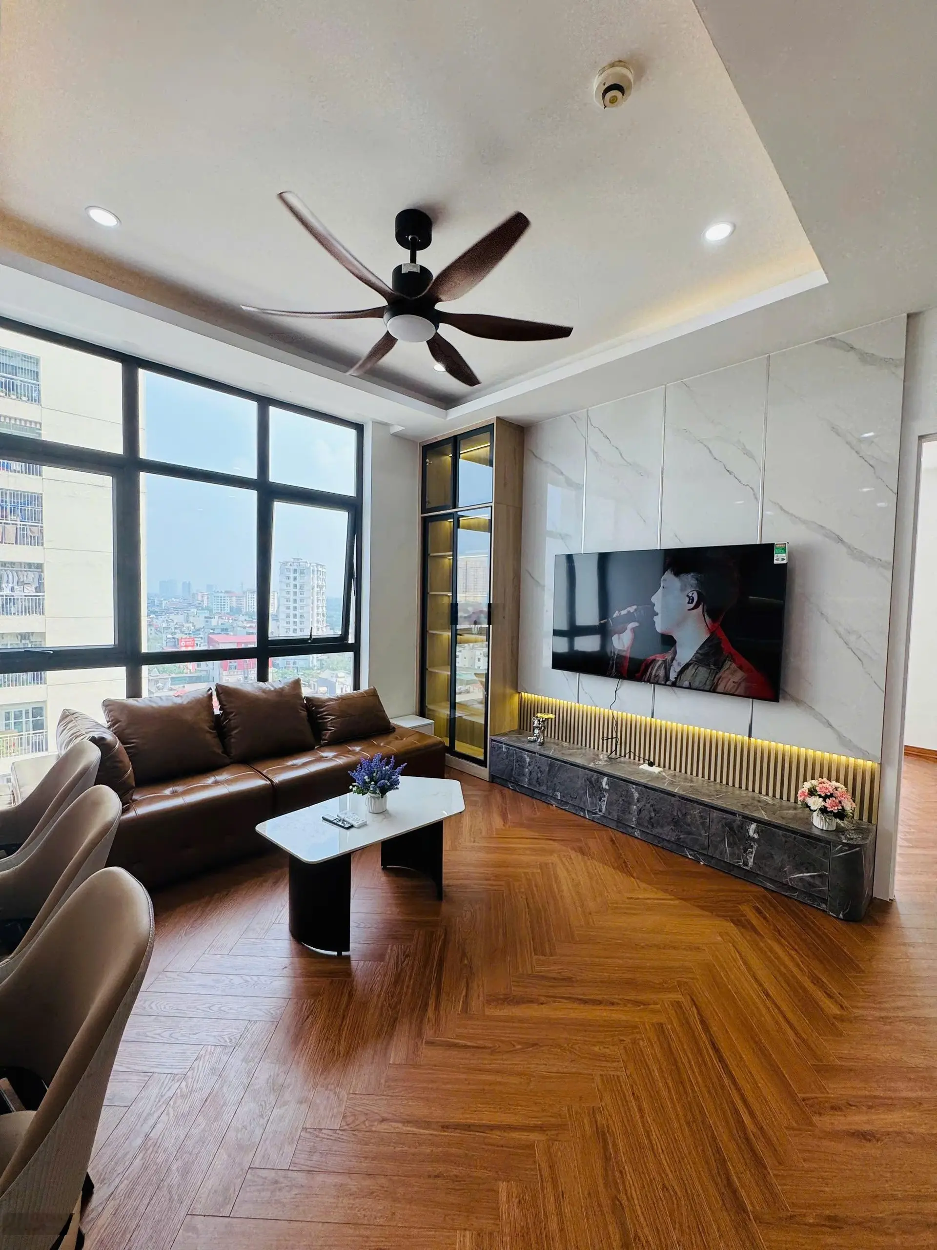 Em cần bán 3 ngủ tòa Licogi Đại Từ - Hoàng Mai. Diện tích 110 m2 thiết kế 3 ngủ 2 vệ sinh.DT:110m2
