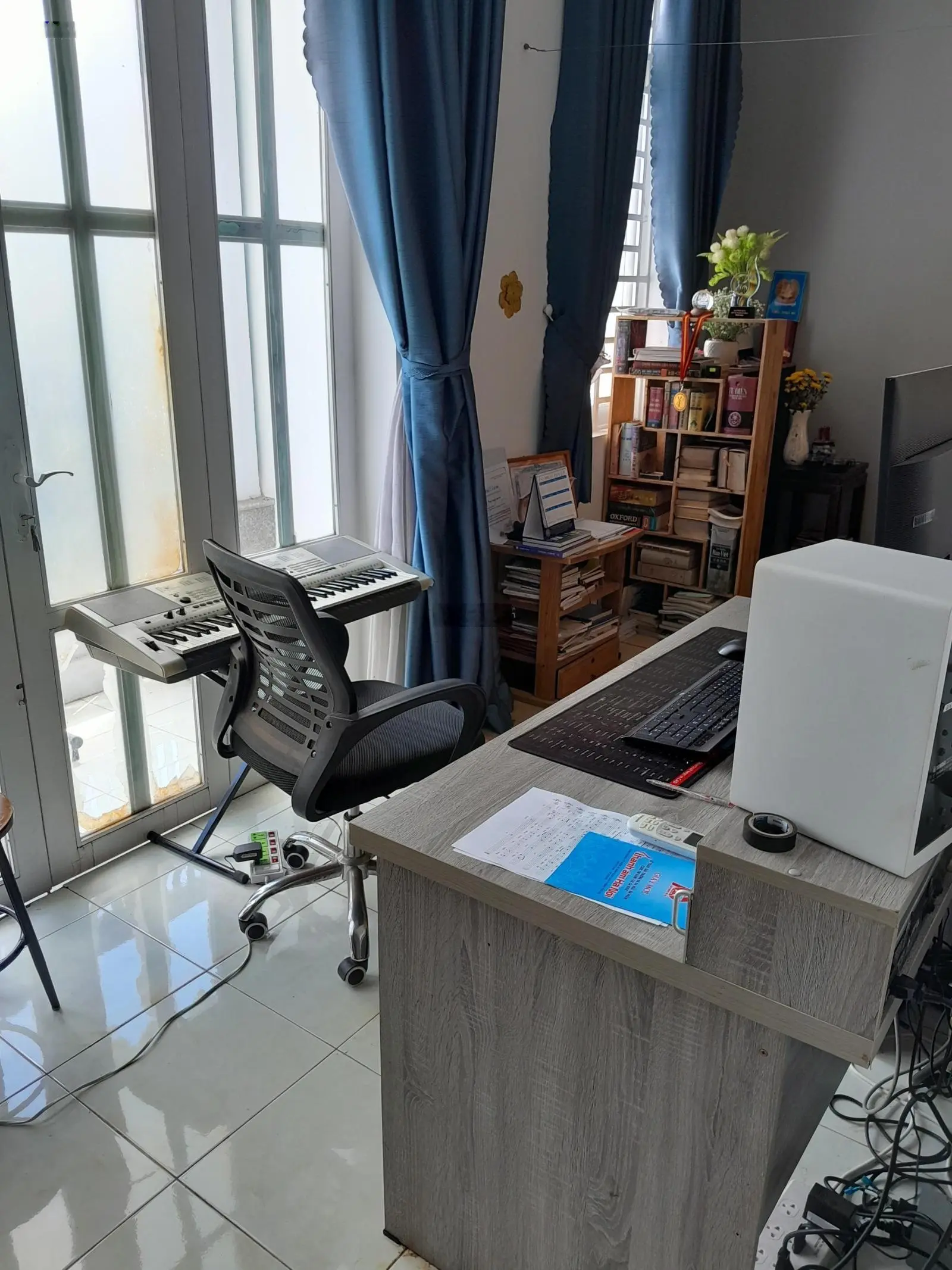 Mặt tiền đường nhựa Xã Xuân Thới Sơn,Bán nhà 2 tầng,DT: 5 x 19 (nở hậu: 5,72m - CN: 102,8m2)