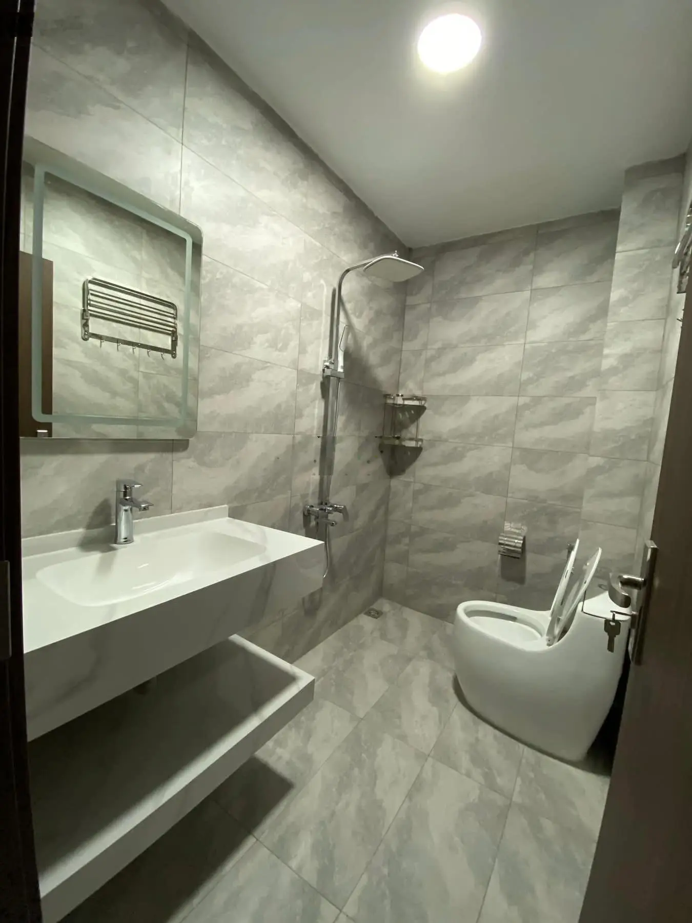 Bán nhà Phạm Văn Đồng, Cầu Giấy 40m2, 6 tầng, thang máy, thoáng mát, nhà mới, gần ô tô, hơn 9 tỷ