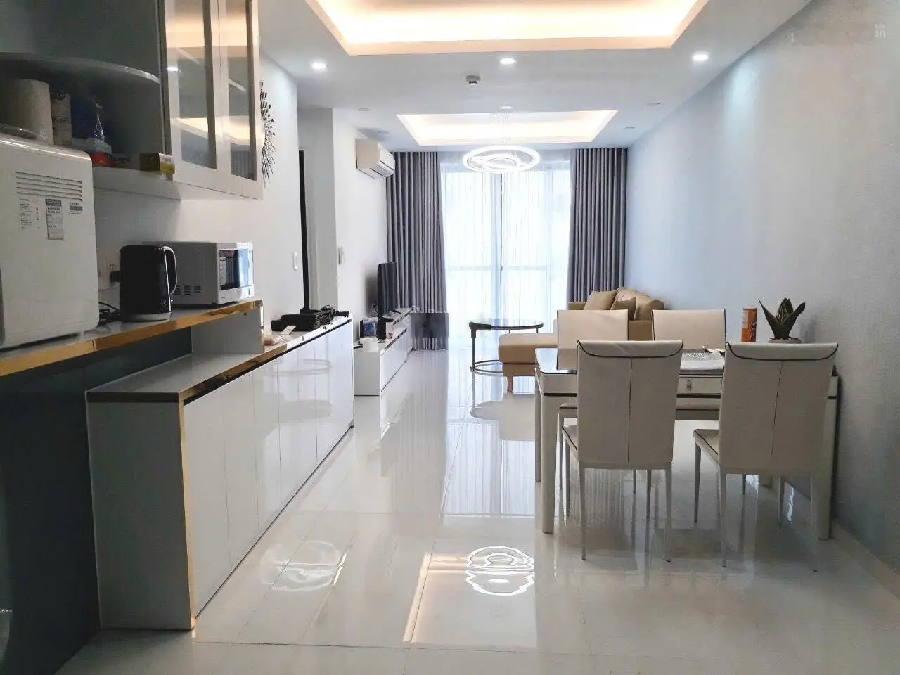 Bán Scenic Valley 3PN DT 101m2, lầu đẹp full nội thất, view hồ bơi giá 7,2 tỷ. LH: 0932 101 *** Thanh