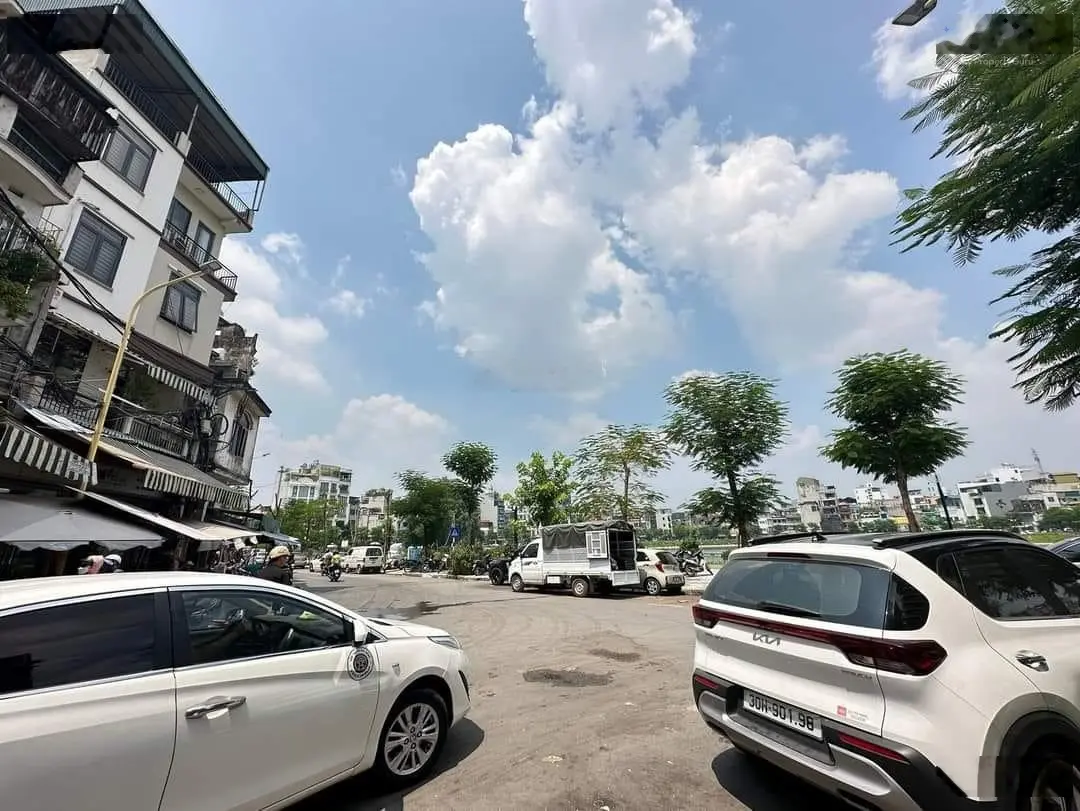Bán nhà mặt phố Nguyễn Đình Hoàn, Cầu Giấy, 100m2, MT 7,5m, KD, đầu tư, 28 tỷ