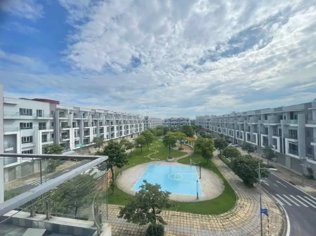 Cần bán căn Nhà xây thô nhìn vườn hoa đã có sổ đỏ tại kđt Him Lam Đại Phúc, tp BN. Giá chỉ 7,x tỷ