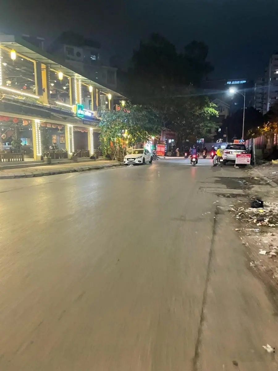 Bán Gấp nhà siêu víp mặt phố Phạm tuấn tài 65m2 x 8 mặt tiền 5.6 m ô tô tránh Văn phòng cực víp