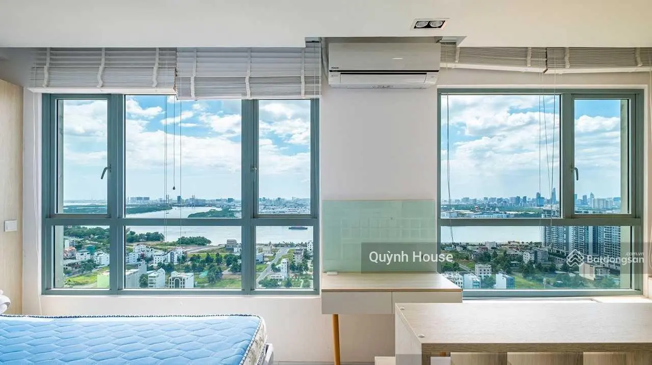 Tin trực tiếp chính chủ - 4phòng ngủ - DT 213m2 - Trực diện sông đầu hồi - Lầu 26
