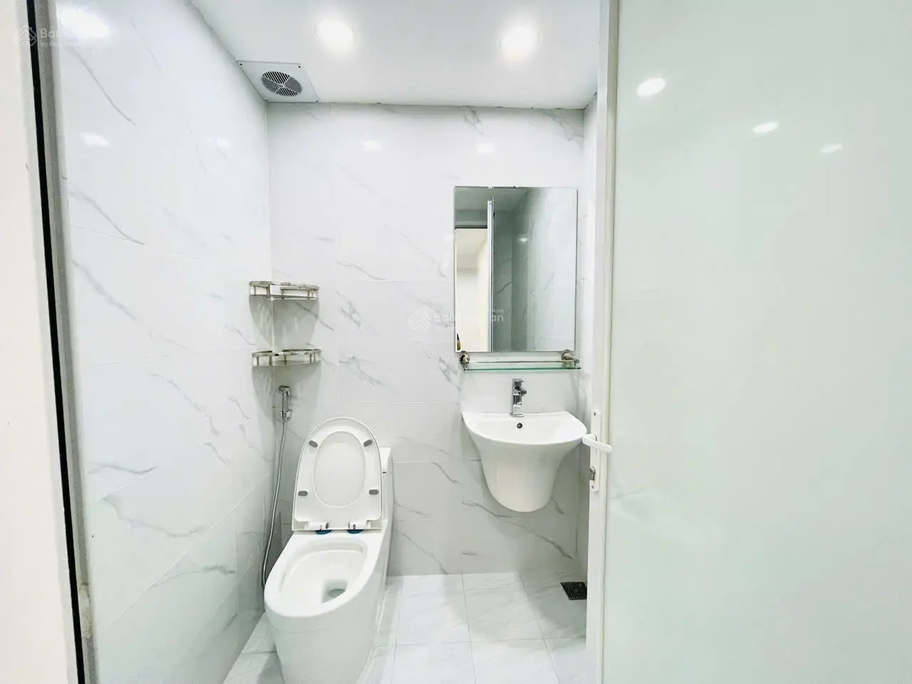 Bán ch 63m 2n 2w giá 4.1 tỷ tòa n2d, hoàng minh giám, trung hòa, cầu giấy