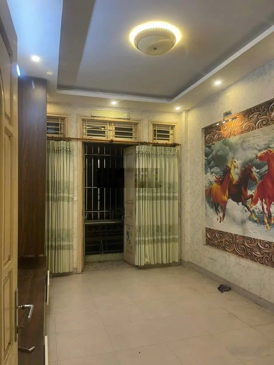 Phố 8.3 Quỳnh Mai 41m2 5 tầng, ô tô, vỉa hè, kinh doanh