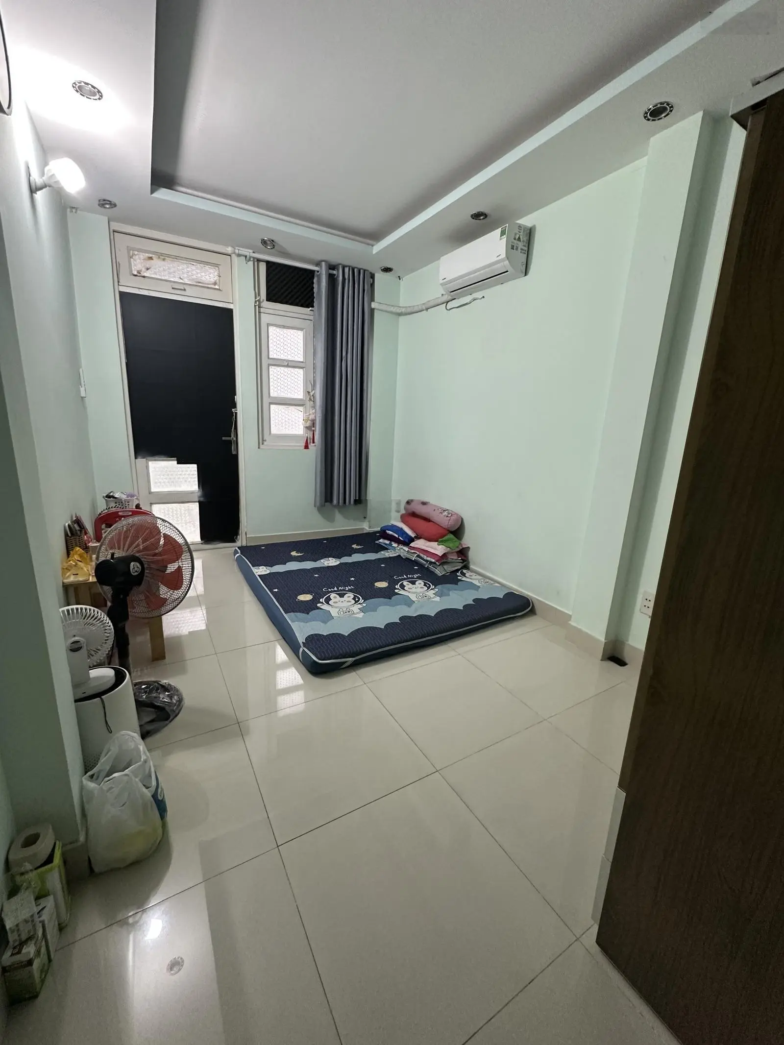 Hẻm 3m 26m2 3 tầng btct 3 phòng ngủ sát bên Bv Nhi Đồng 1 Lý Thái Tổ, quận 10