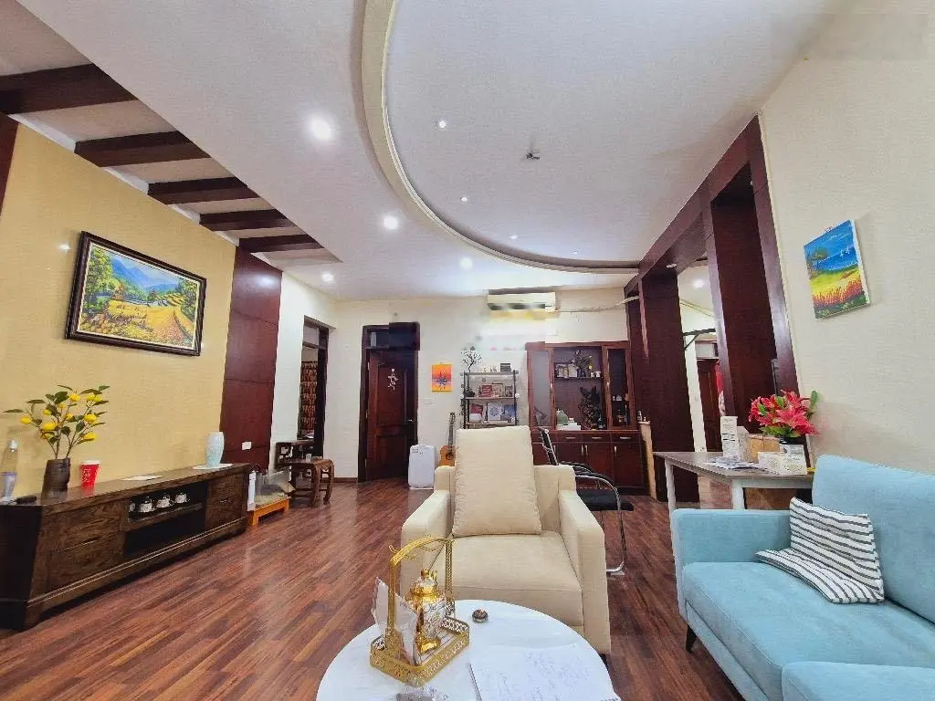 Nhà phố Bạch Đằng, Đầm Trấu ,45m2, 5 tầng, có gala oto, trang bị thang máy nhập khẩu, giá 9.9tỷ