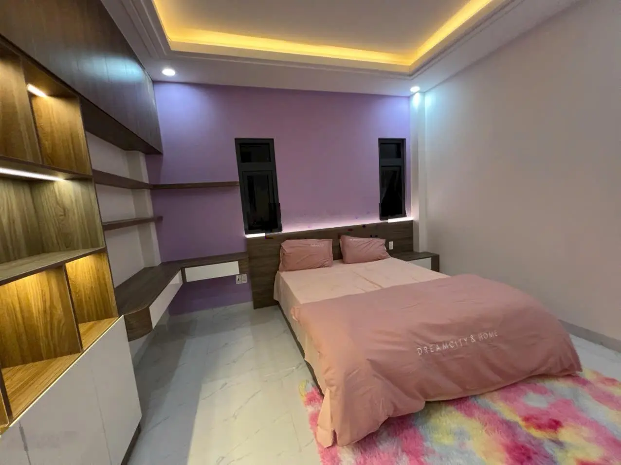 Nhà 1 trệt 2 lầu trục chính KDC Phú Hồng Thịnh 8 đang vào nội thất như hình