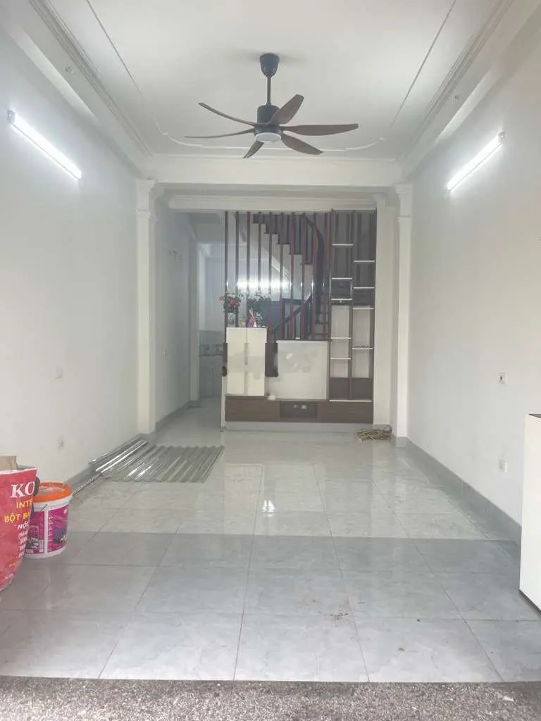 BÁN NHÀ BÁT KHỐI 40M2 , 3 TẦNG , 3 NGỦ , Ô TÔ ĐỖ CỔNG
