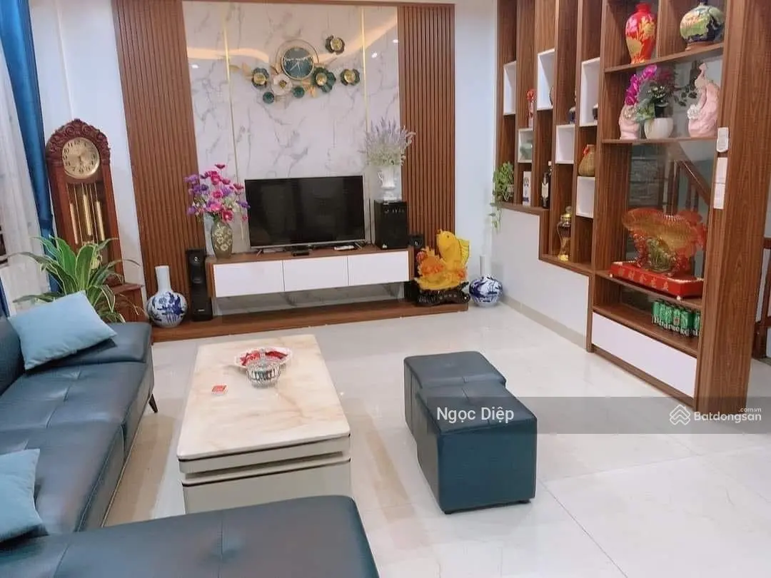 Tôi chính chủ cần bán nhà phân lô Nguyễn Khánh Toàn - Ô tô - thang máy. 55m2 6t 15.5tỷ 0945 453 ***