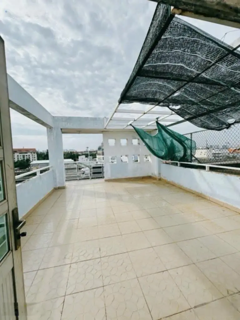 Bán nhà mặt phố ngang 5m đường rộng 30m tại Phú Thuận, Q7. DT 64 m2. Giá hợp lý 10 tỷ, chính chủ!