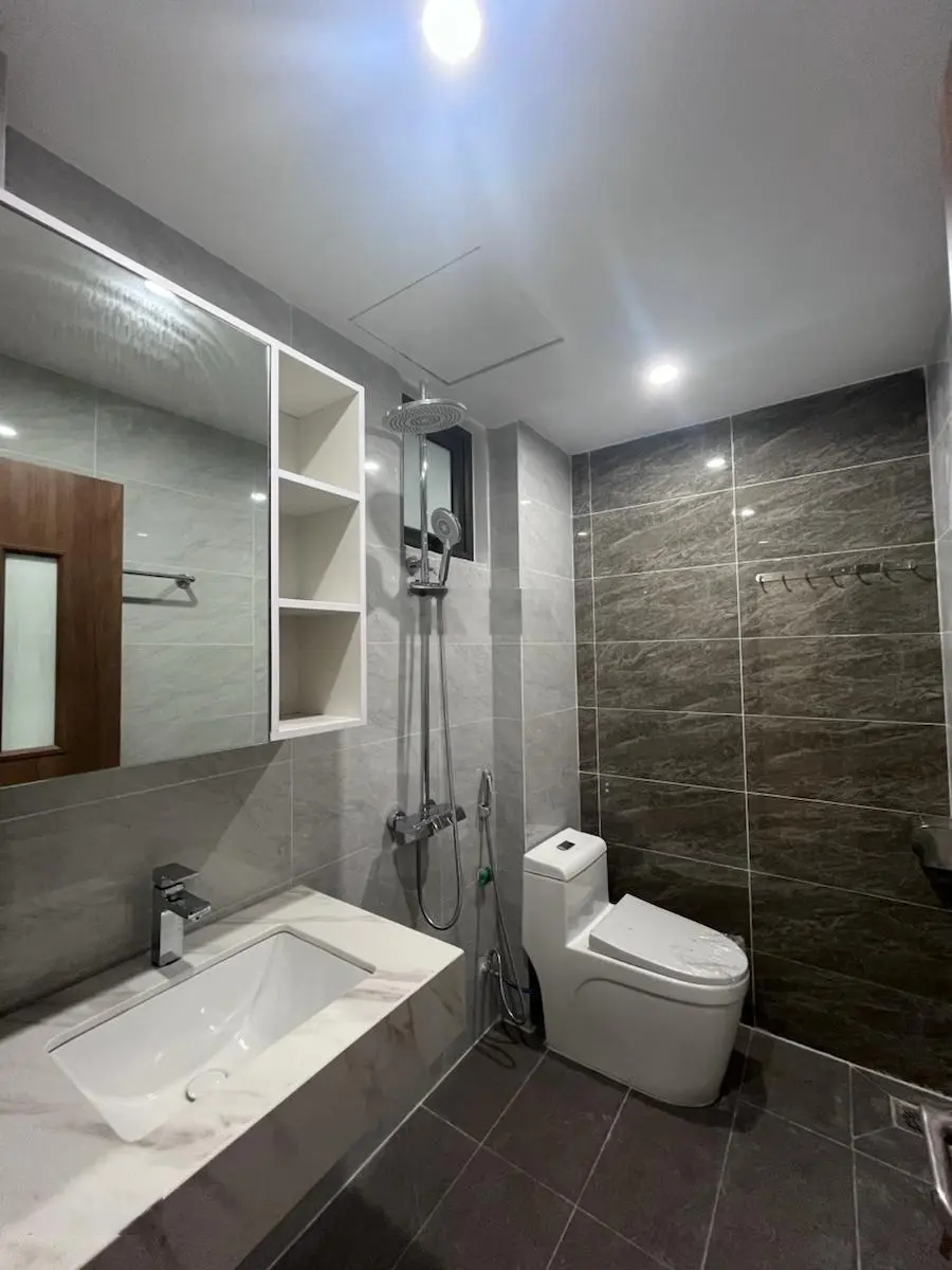 Chủ bán gấp nhà siêu hiếm Cầu Giấy 44m2 x 6 tầng thang máy cực víp xung quanh ngập tràn tiện ích