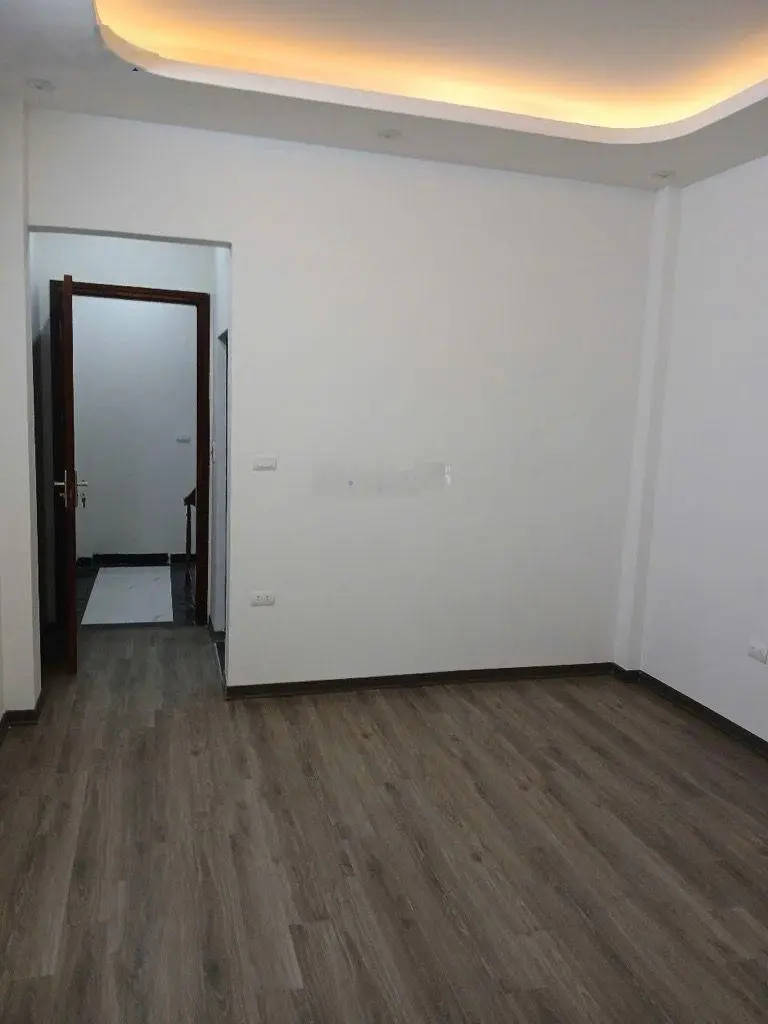 Nhà Phú Đô - tt Mỹ Đình căn 35M2 - 5 tầng rộng rãi - ngõ 3 gác - giá 6,1 Tỉ có bớt.