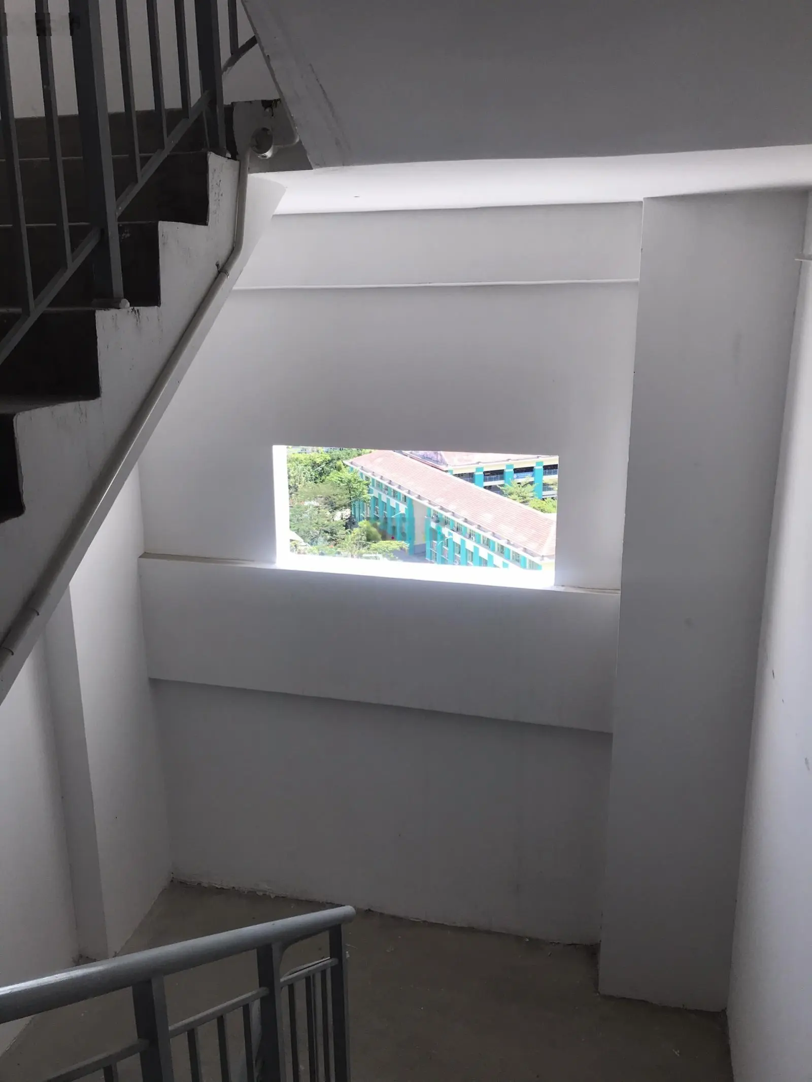 Bán căn hộ chung cư tại blue sky tower, 1,85 tỷ - 55m2 - đẹp, nhiều tiện ích.đt 0909 456 ***