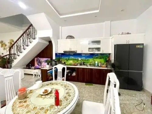Cần tiền bán nhà tôi giảm chào nửa tỷ DT 41/45m 4 tầng MT 4.2m ô tô đỗ cửa Phương Mai Đống Đa