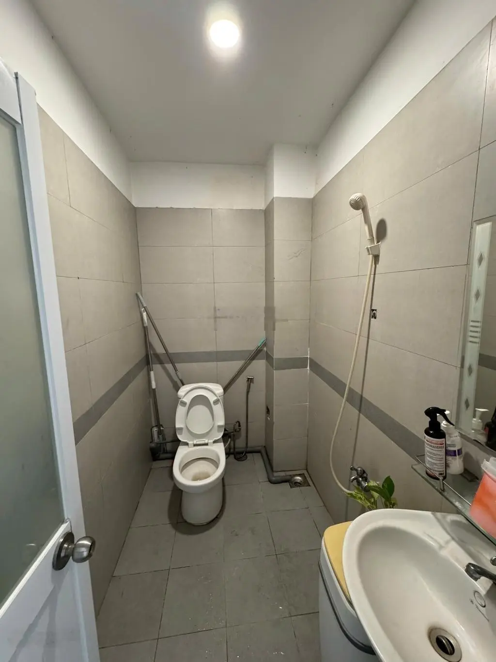 Gấp bán giảm 1 tỷ - hẻm ôtô Khánh Hội Quận 4 - 4 Tầng - 56m2 - Tiện kinh doanh