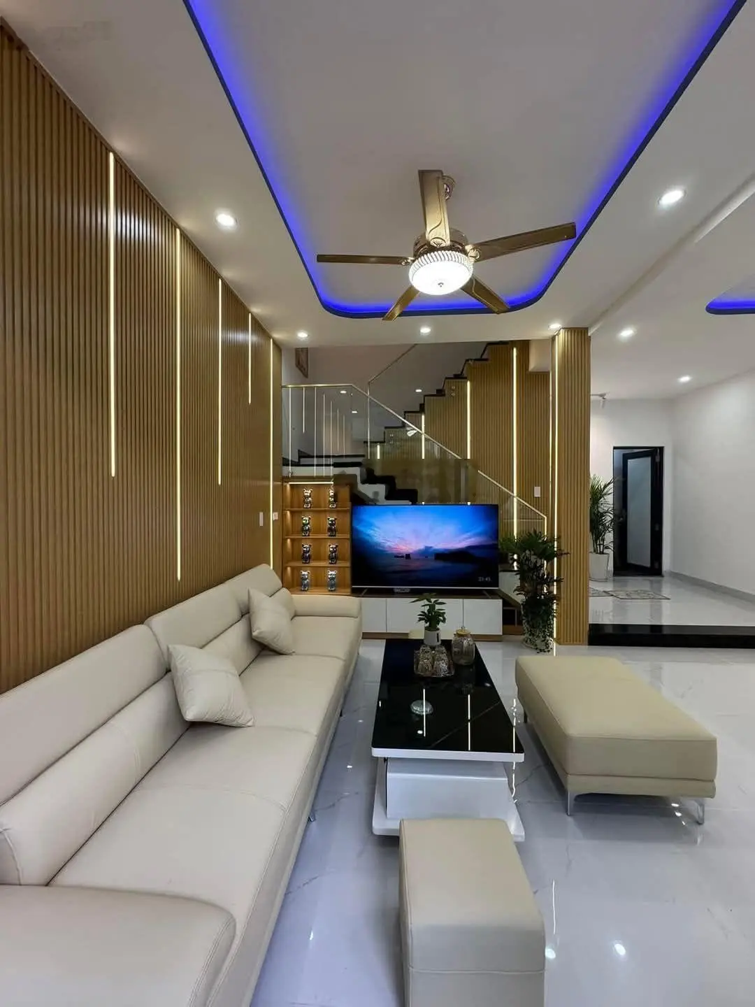 Bán gấp nhà đẹp gần chợ Bình Chánh, 1,54tỷ/70m2, 1 trệt 1 lầu, sổ sách đầy đủ