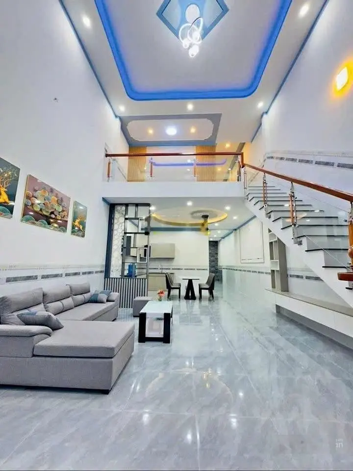 Nhà ngay chợ Bà Hom cũ, 32m2, vuông vức 100% như hình ở ngay SHR full thổ cư