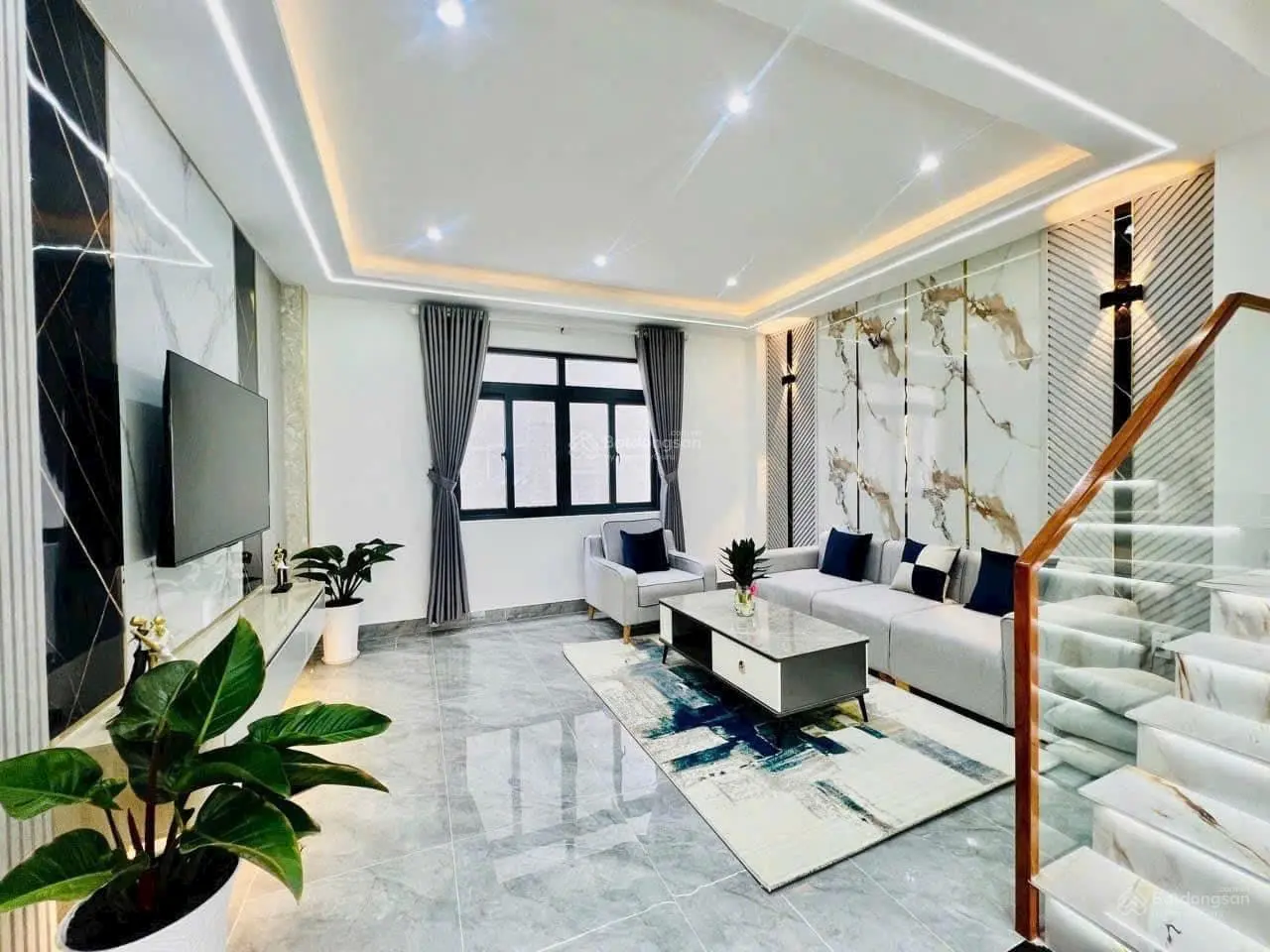 Bán căn nhà 1 lửng 3 lầu sân thượng, ngay cầu an lộc nguyễn oanh (tặng full nội thất)
