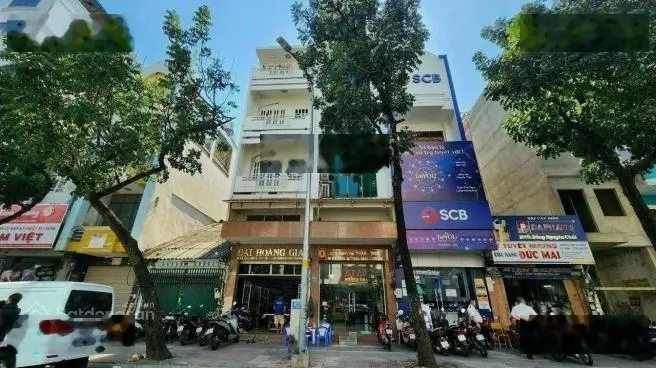 Giá rẻ mặt tiền Đinh Tiên Hoàng, Quận 1. DT (5x20m) 1 trệt 3 lầu st. HĐT 70tr/tháng. Giá 26.9 tỷ TL