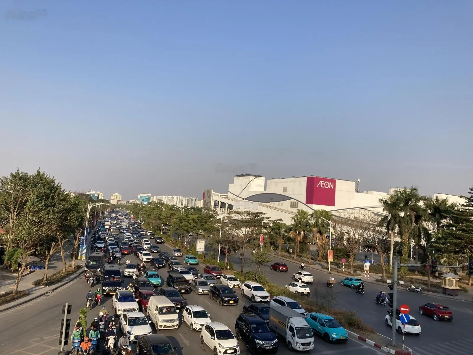 Bán nhà 7 tầng thang máy mặt Phố Trạm - Aeon Mall - Cổ Linh vị trí đẹp kinh doanh giá trị