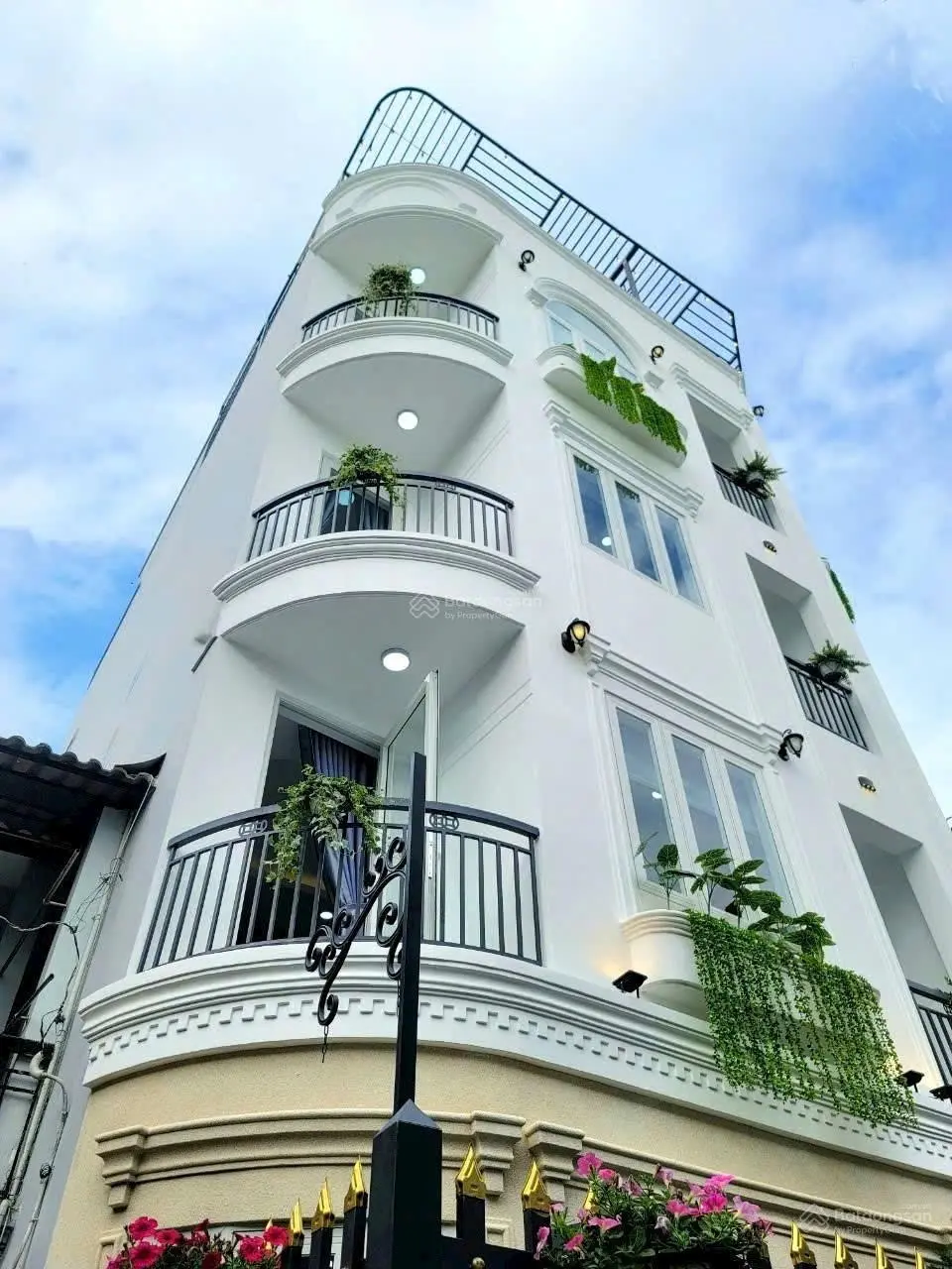 Gấp bán hạ 500tr - Nguyễn Kiệm P. 3 GV - 5 tầng ST - 6PN 7WC - 58.4m2 vuông A4 - chỉ 6,99 tỷ TL