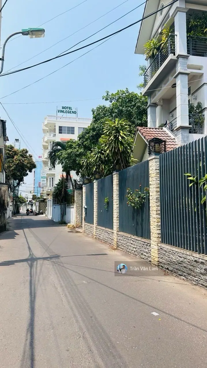 Bán nhà gác lửng, Nguyễn Biểu (DT: 121m2 - ngang 7,6m) cách biển 300m - giá rất tốt