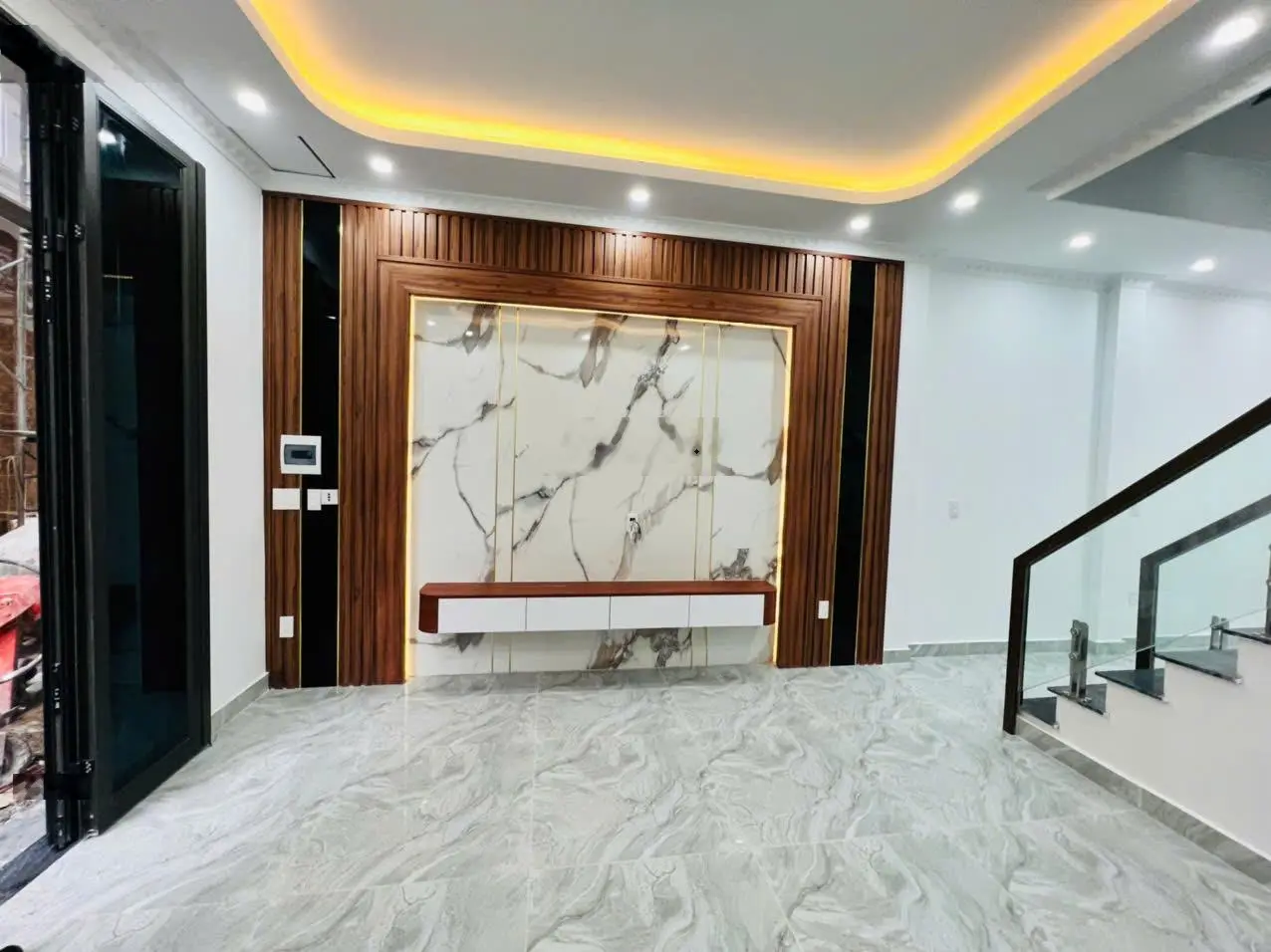 Bán nhà 3 tầng mới tinh tại Cam Lộ, Hùng Vương, Hồng Bàng. Giá chỉ 2,0x tỷ. LH 0979087664