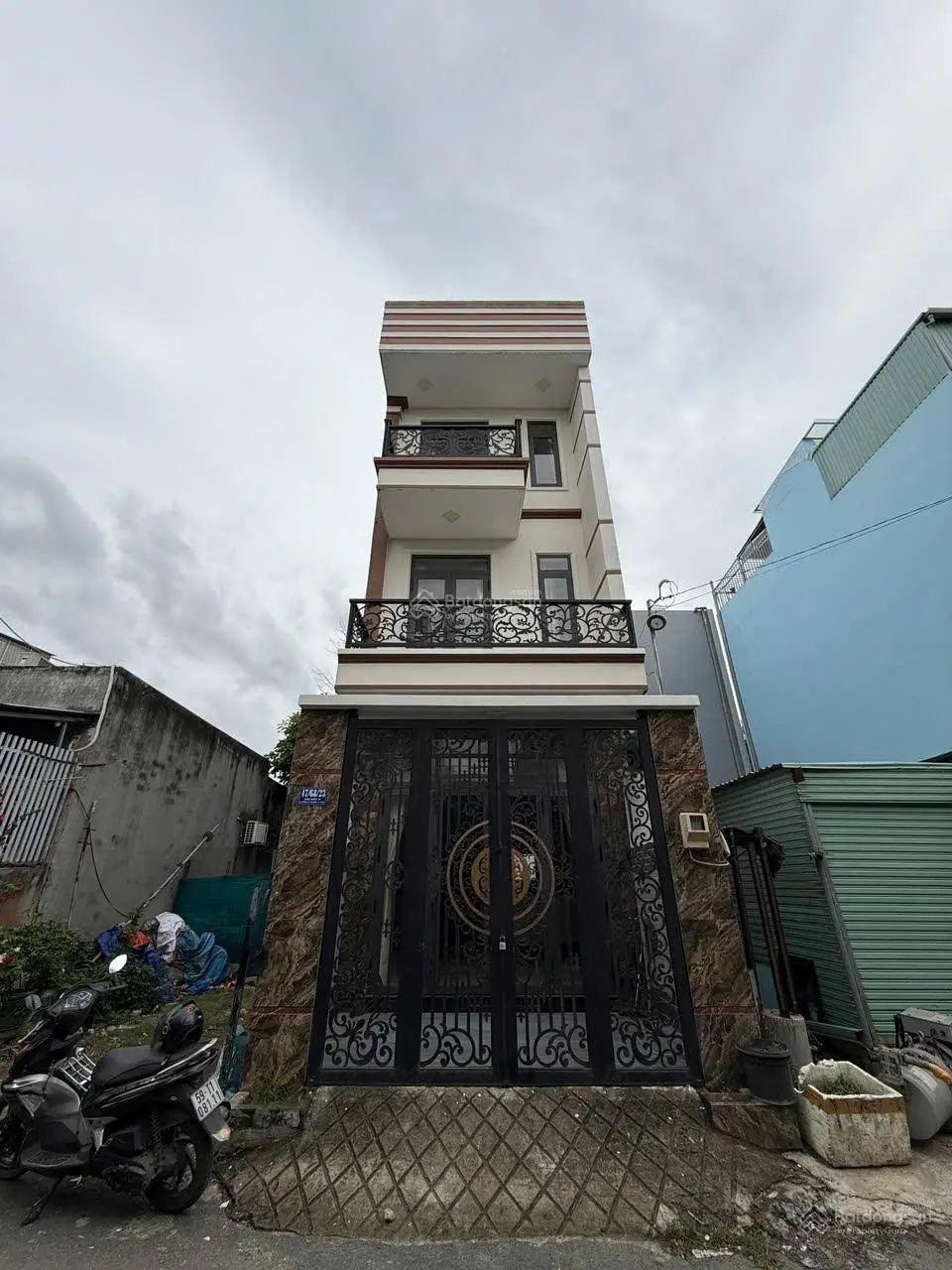 Nhà đẹp chính chủ có sổ hồng hoàn công ngay trung tâm Long Trường Q9, 57m2 1T 2 lầu ST, chỉ 5,5 tỷ