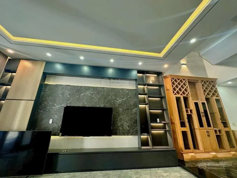Cc bán nhà đẹp Hồ Phi Tích 3 tầng. Đảo 2. Hòa xuân. Diện tích 100 m2. Giá 6 tỷ tl