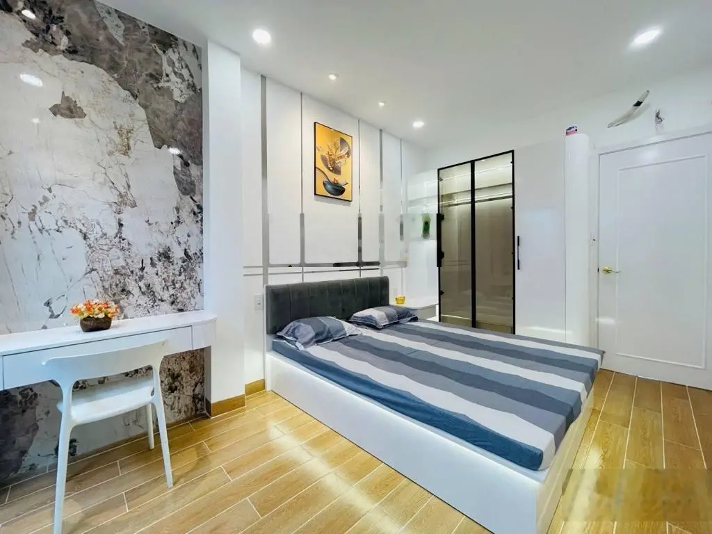 Bán nhà riêng tại đường Nguyễn Minh Hoàng, Tân Bình - DT: 40m2. Đang cho thuê 12tr/th