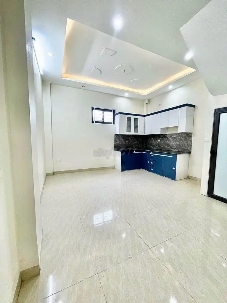 Chỉ từ 1 tỷ có nhà Hà Đông. 5 tầng 3 ngủ. 100m ra trục chính.