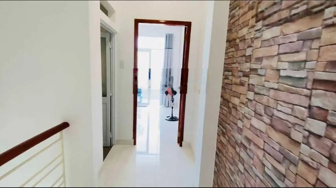 Bán nhà đẹp gía rẻ nhà 1 trệt 1 lầu sổ hồng riêng đúc thật 100% gía rẻ nhất khu tặng nội thất