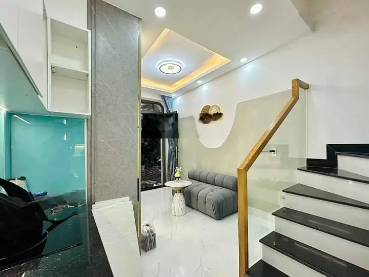 Thanh lý gấp nhà Hoàng Sa, Quận 3. DT 60m2, LH Như 0766372453, hẻm xe hơi rộng