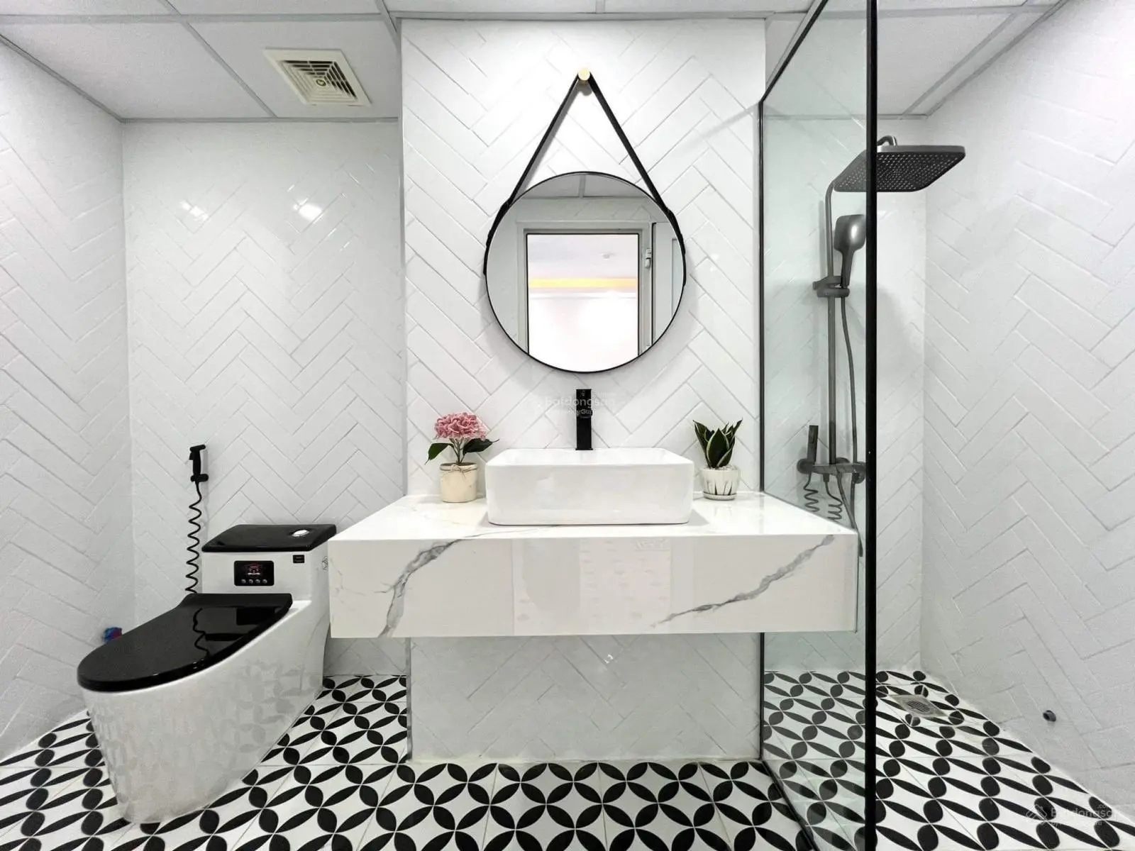 Bán căn hộ thiết kế đẹp mua dễ cho thuê khai thác dòng tiền ổn LH : 0914 887 ***