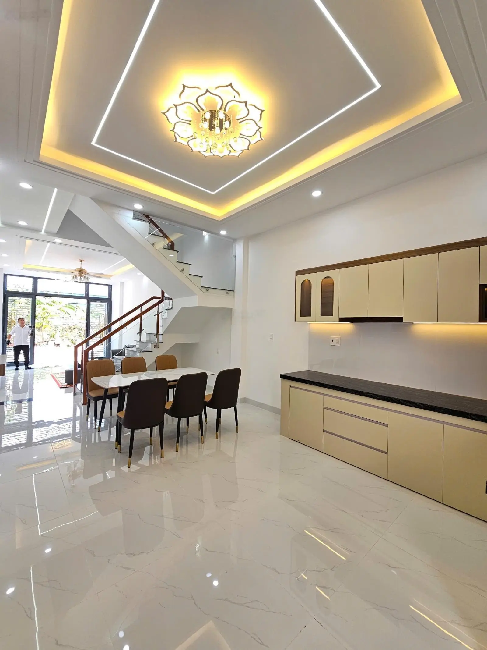 Nhà Đẹp Giá Rẻ: 2Tỷ950_Nhà 1 Trệt 1 Lầu KDC Gần Ngã Tư Miếu Ông Cù, TP.Thuận An