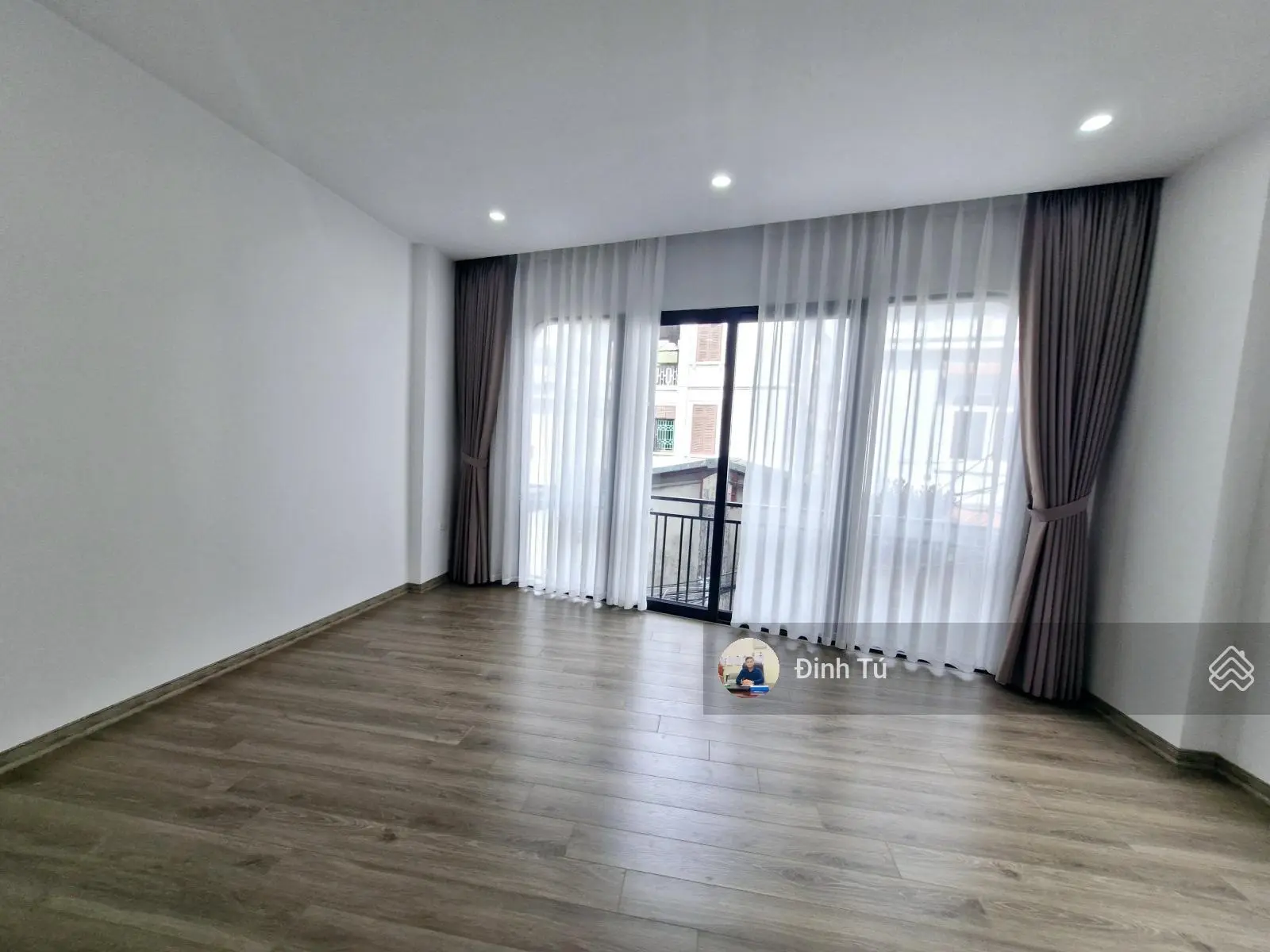 Chính chủ gửi bán nhanh nhà La Khê - Hà Đông, xây mới lô góc, ô tô đỗ cửa, KD, 30m2 x5T chỉ 7.69 tỷ