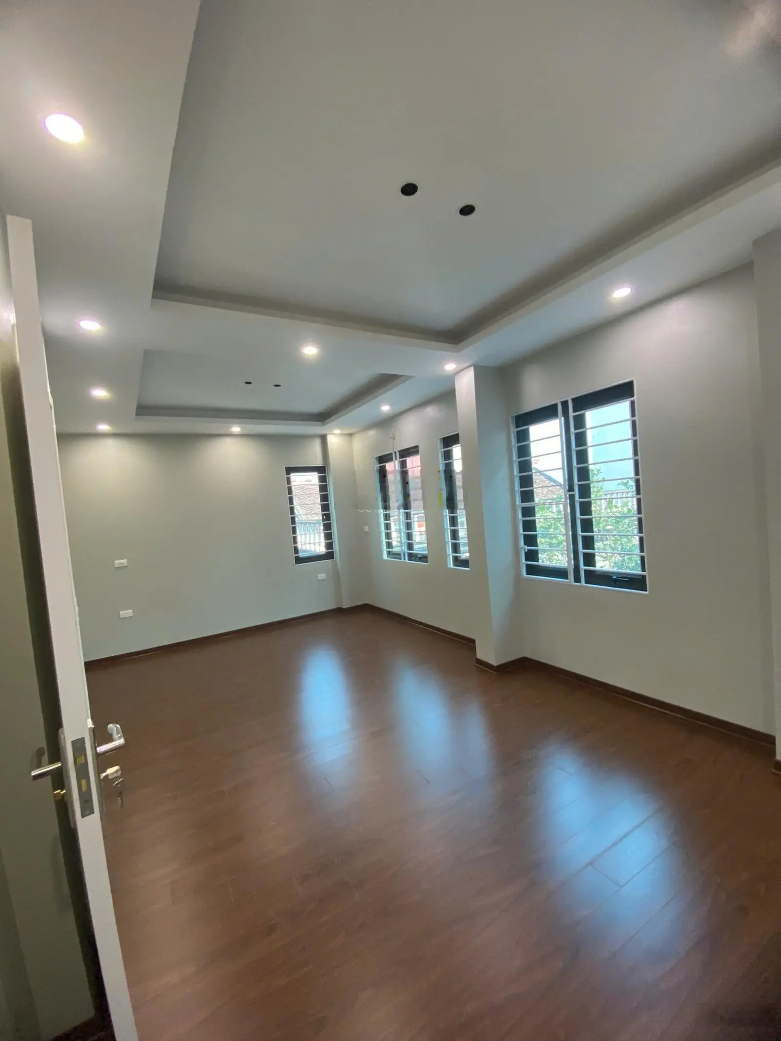 Bán nhà 4T*33m2 lô góc thiết kế cực đẹp. Nội thất sang trọng. Sát KĐT Đô Nghĩa, cách Yên Nghĩa 500m