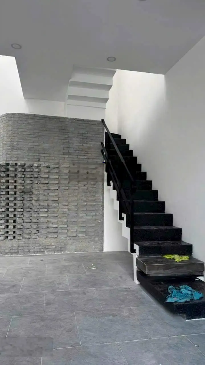 Bán nhà mới 1 trệt 1 lầu gần đường Nguyễn Văn Cung, phường Tân Ngãi, Vĩnh Long.