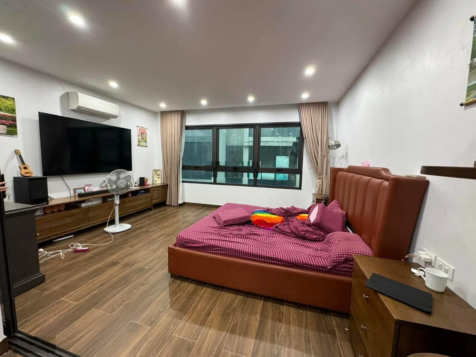 Lô góc , 1 nhà ra mặt phố lớn Cầu Giấy , 90m2x5 tầng , mt7m trước nhà ô tô , kinh doanh chỉ 25 tỷ.