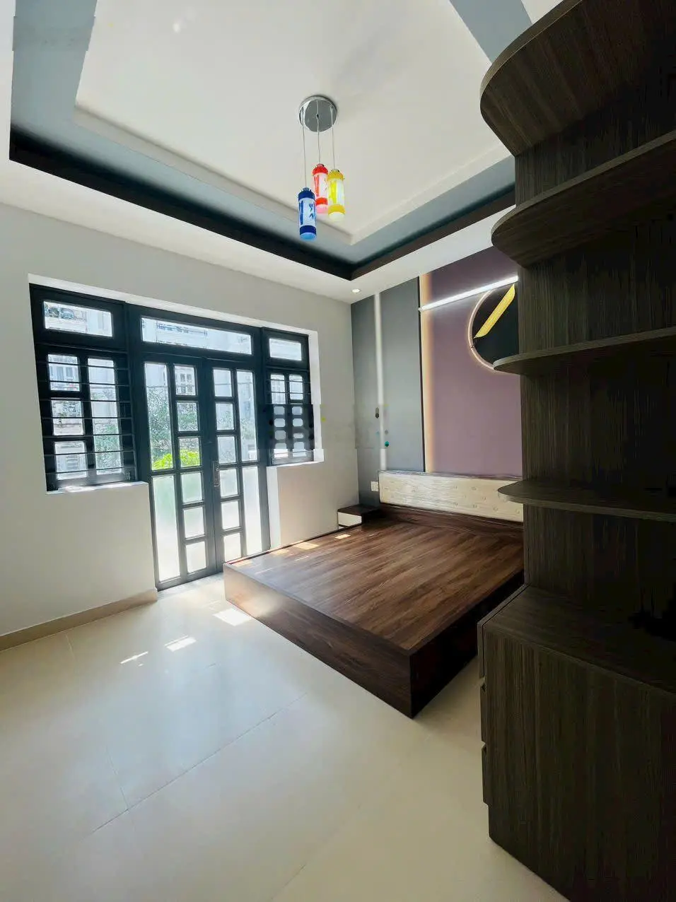 Nhà 3 tầng - 4 phòng ngủ - sổ riêng - xe hơi đậu cửa tài chính đầu 5 tỷ