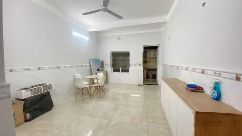 Bán nhà giảm giá mặt tiền quận Phú Nhuận gần sân bay Tân Sơn Nhất 70 m2, 18 tỷ 600