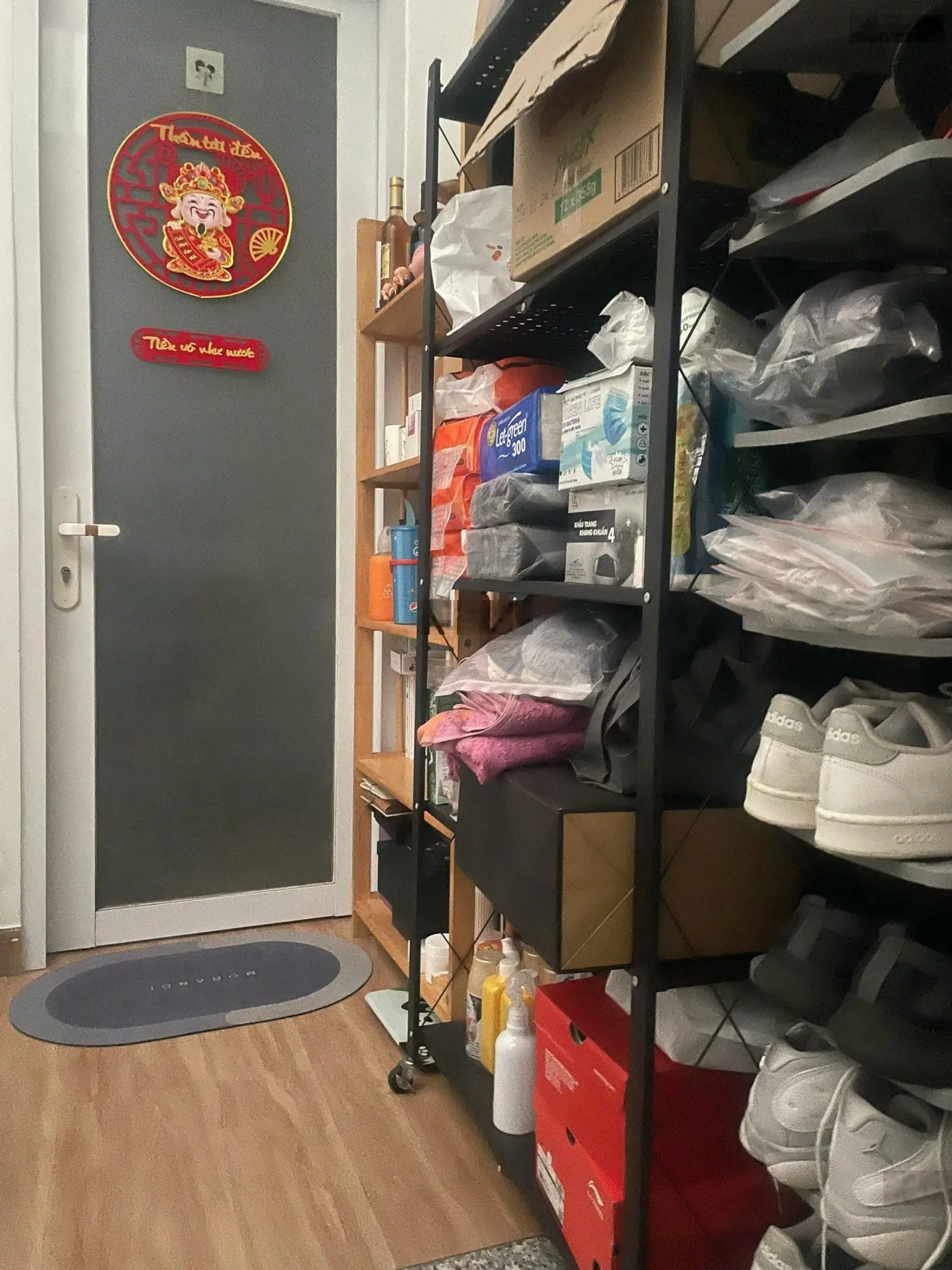 Kẹt vốn bán gấp nhà Đồng Đen, phường 10. Tân Bình. Giá 3 tỷ 250. Thuê 13 triệu/tháng. 0904430105